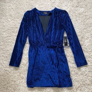 NEW NEVER WORN Lulus navy blue wrap dress